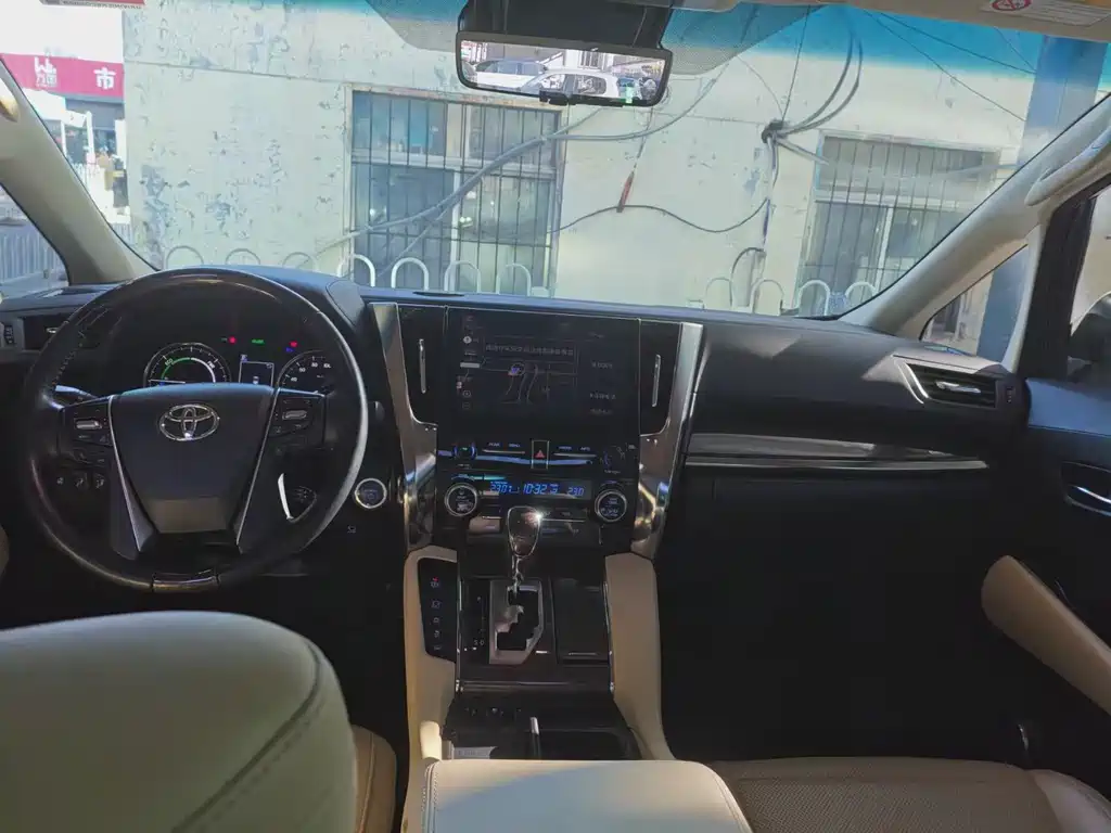Toyota Alphard 2023 — фото 6
