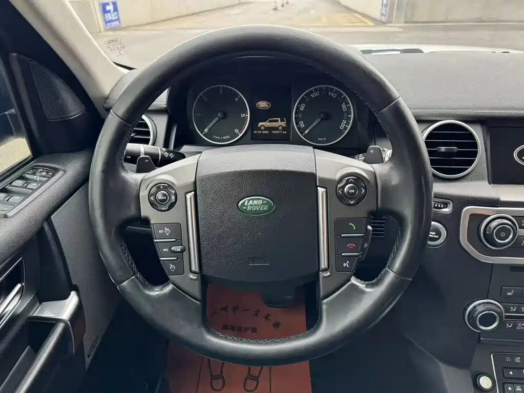 Land Rover Discovery 2015 — фото 13