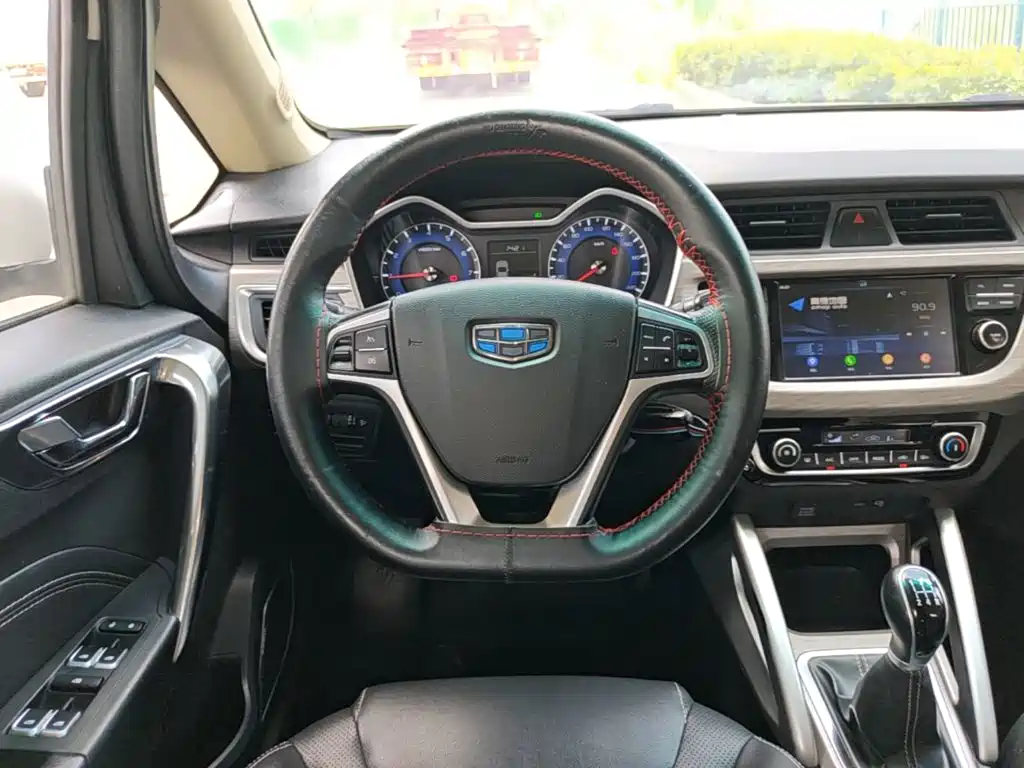 Geely Vision X3 2018 — фото 11