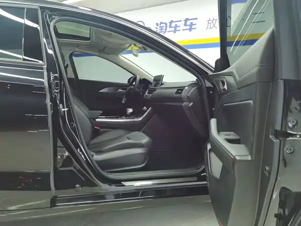 Hongqi H5 2023