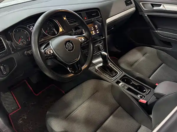 Volkswagen Golf 2020