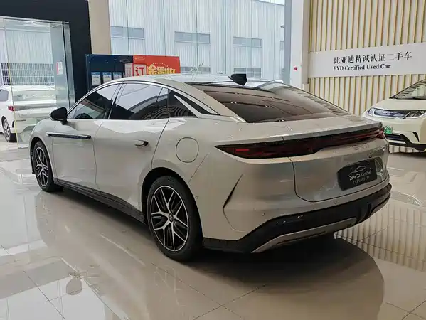 BYD Han L 2025