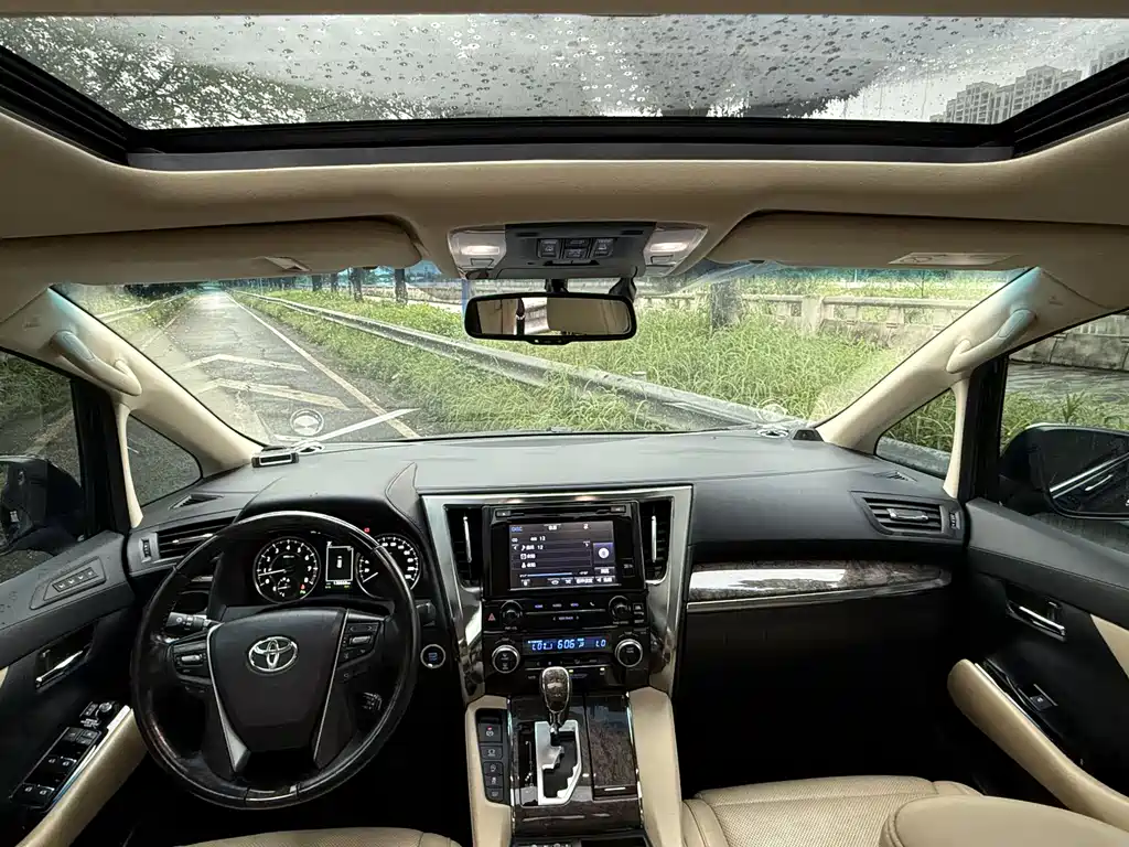 Toyota Alphard 2018 — фото 14