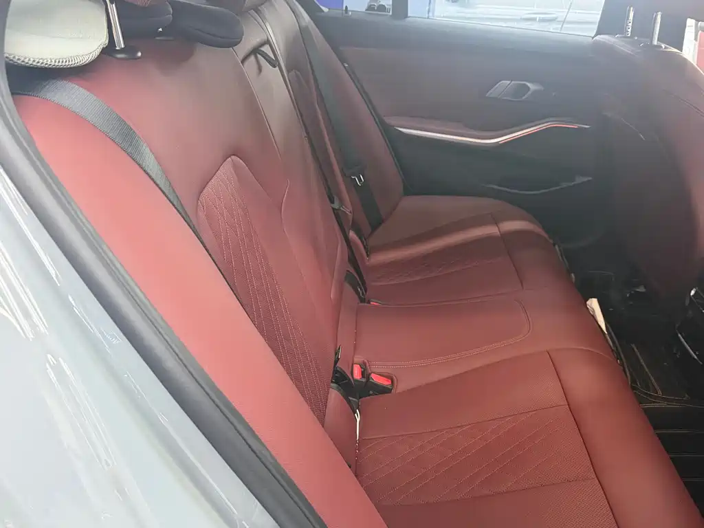 BMW 3 Series 2025