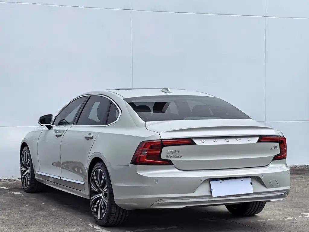 Volvo S90 2022 — фото 17