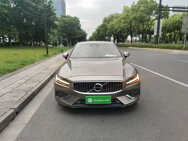 Volvo S60 2022