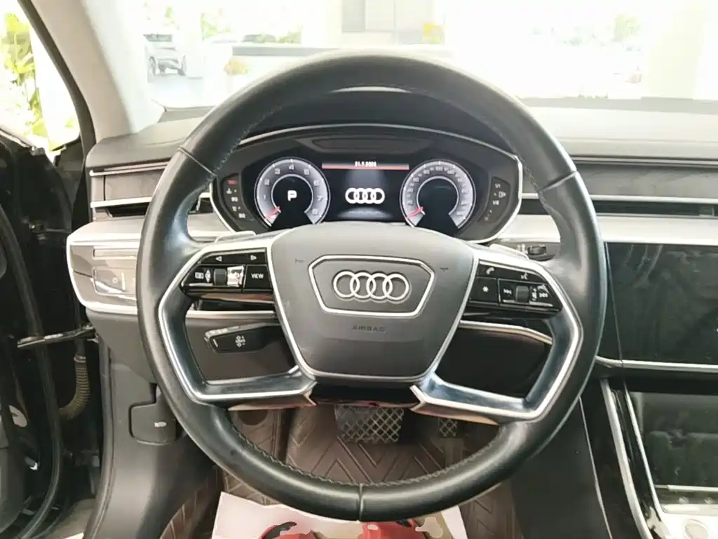 Audi A8 2021 — фото 11