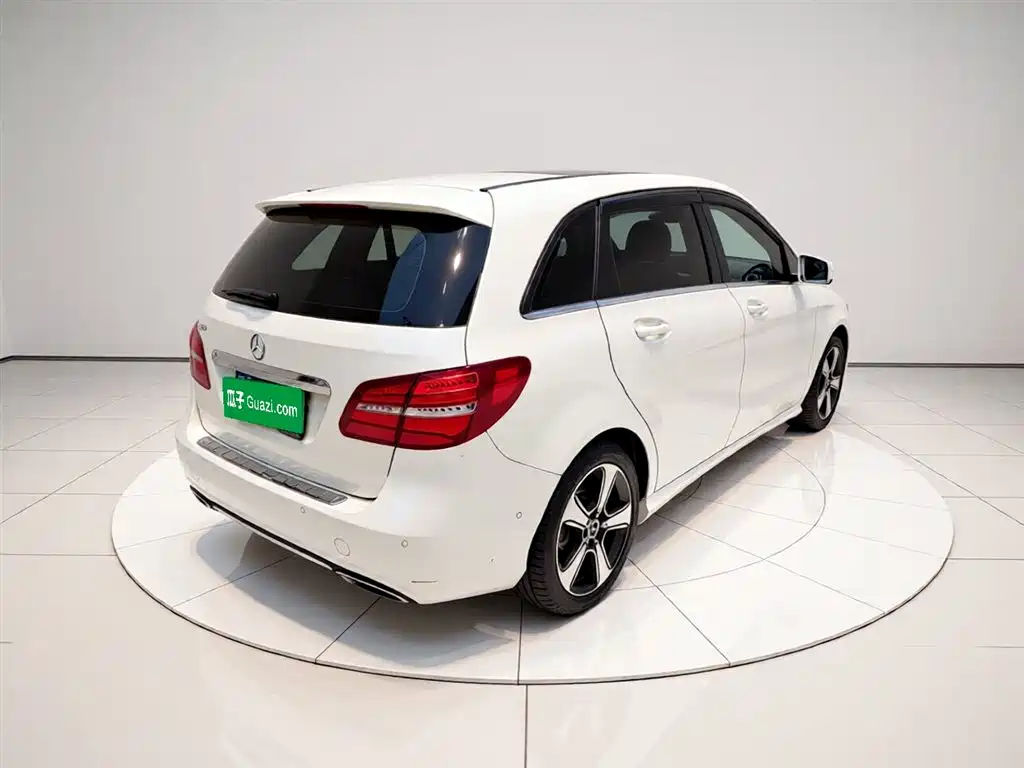 Mercedes-Benz B-Class 2017 — фото 6