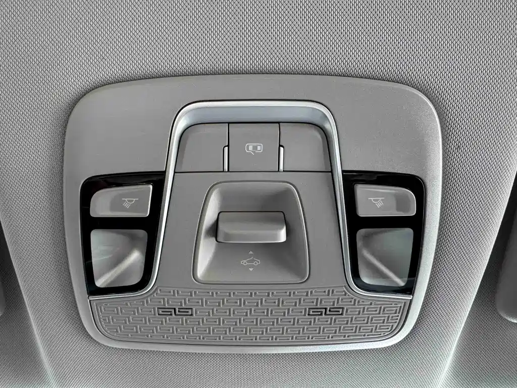 Geely Vision X6 2022 — фото 15