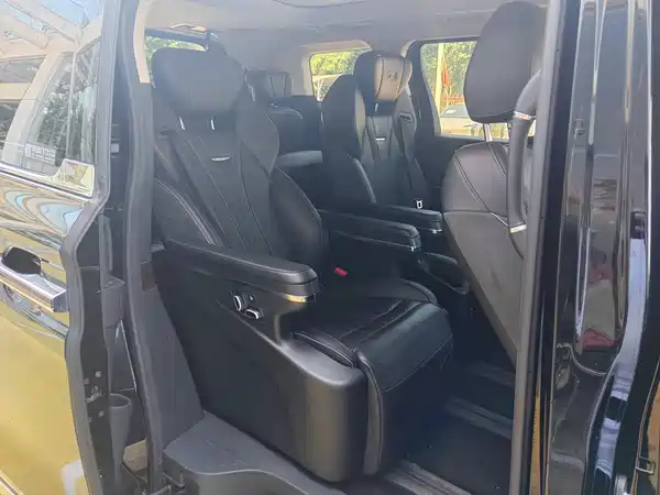 Hongqi HQ9 2023