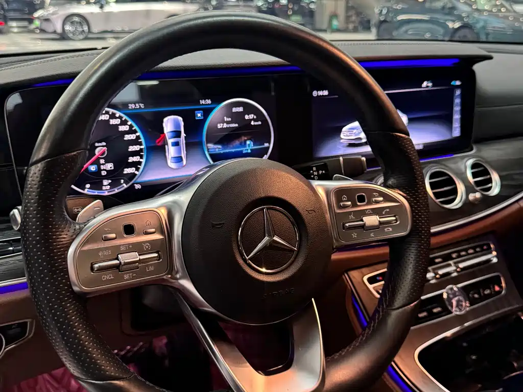 Mercedes-Benz E-Class 2020 — фото 13