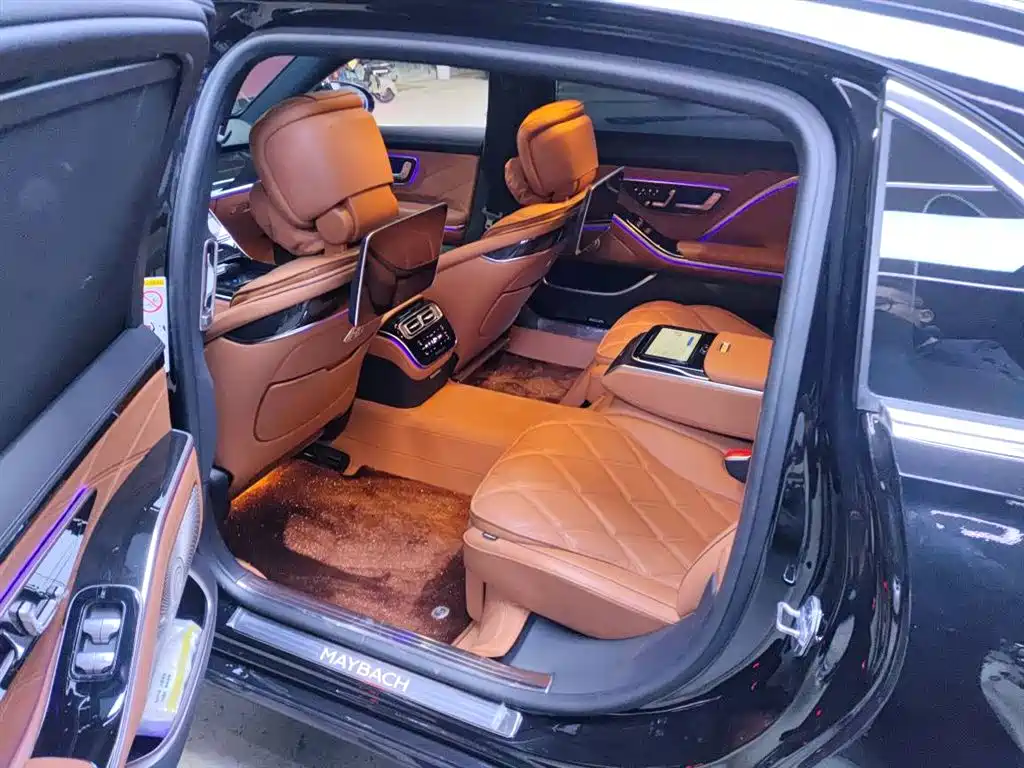 Mercedes-Benz S-Class 2025