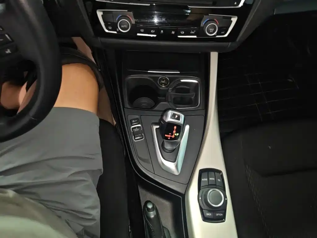 BMW 1 Series 2016 — фото 14