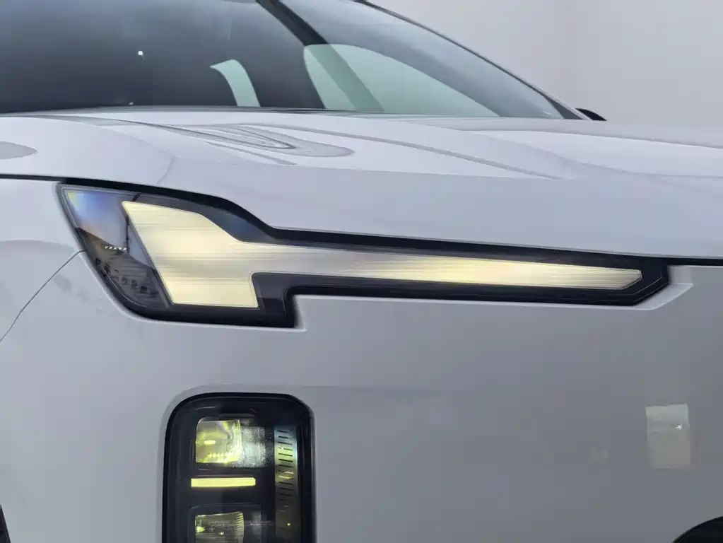 Volvo XC70 Plug-In Hybrid 2026 — фото 4
