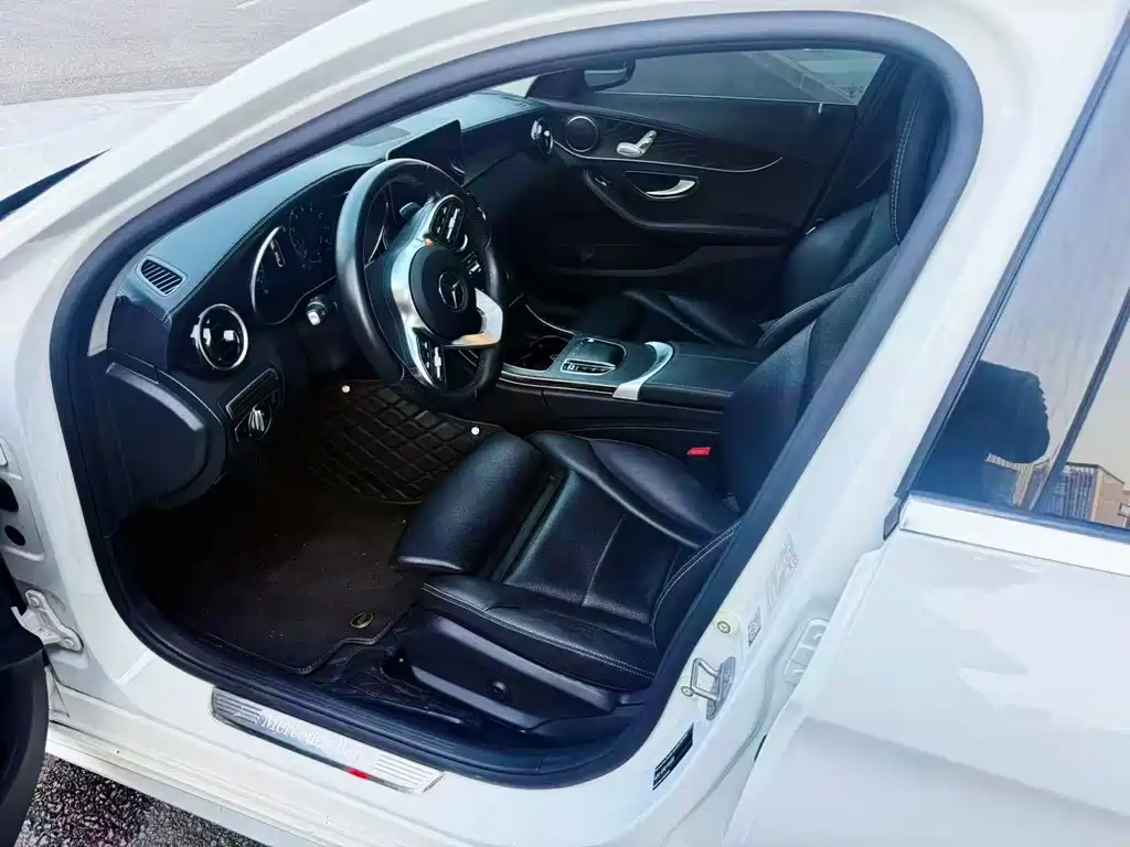 Mercedes-Benz C-Class 2021