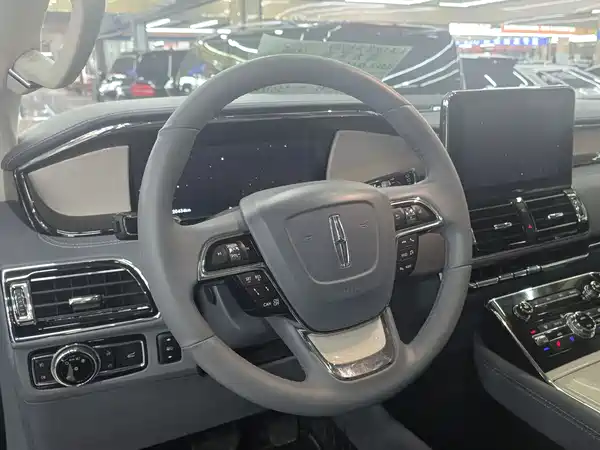 Lincoln Navigator 2020