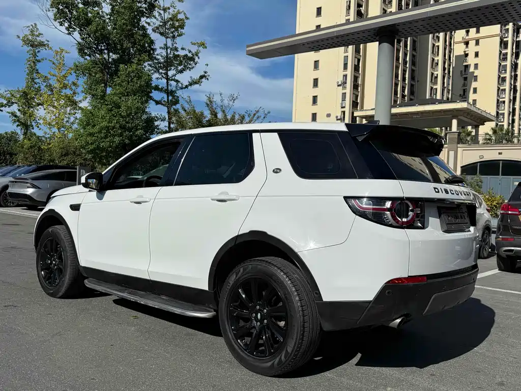 Land Rover Discovery Sport 2018 — фото 12