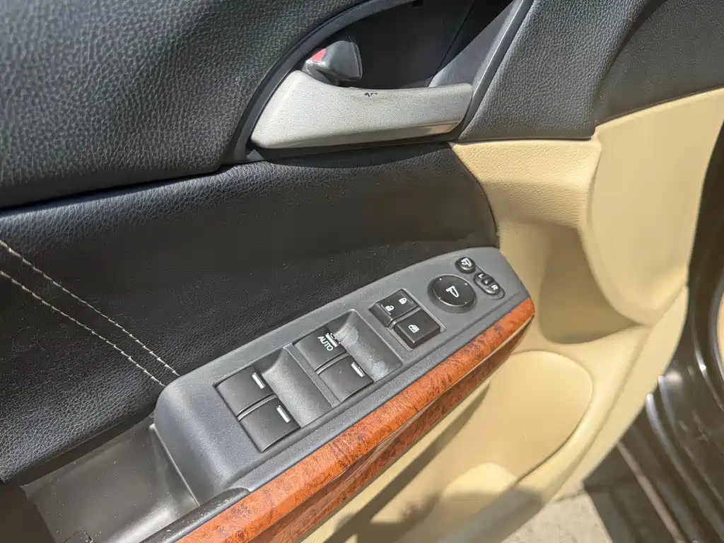 Honda Accord 2011 — фото 11