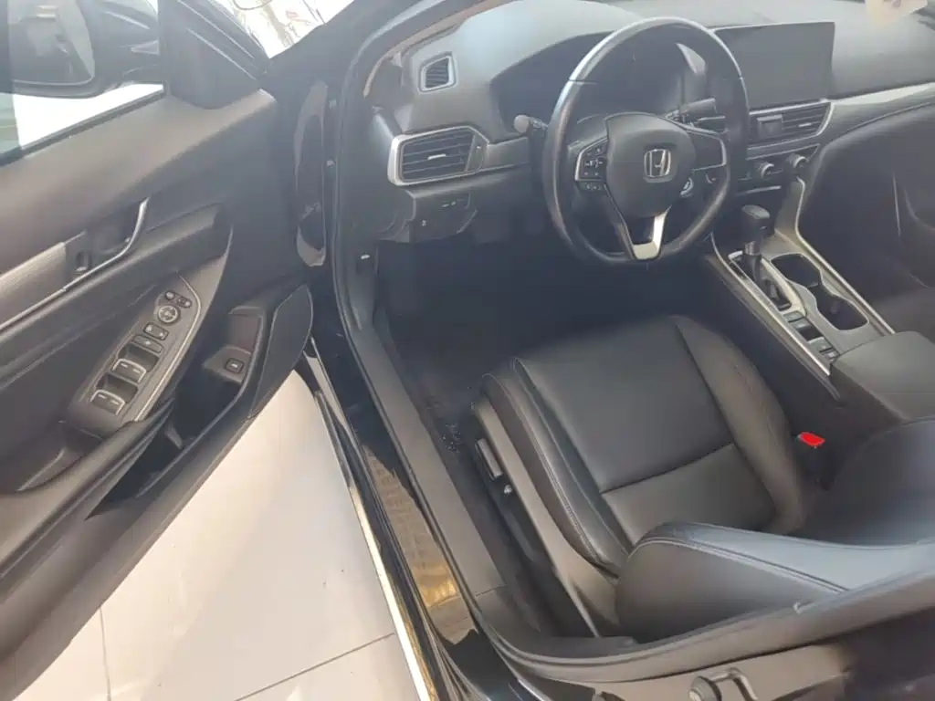 Honda Accord 2022 — фото 16