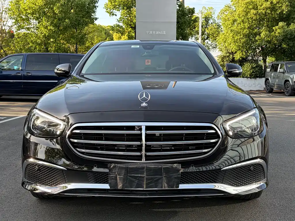 Mercedes-Benz E-Class 2023