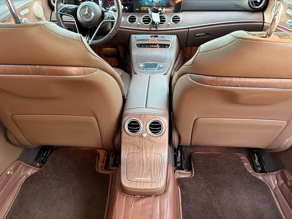 Mercedes-Benz E-Class 2023 — фото 13