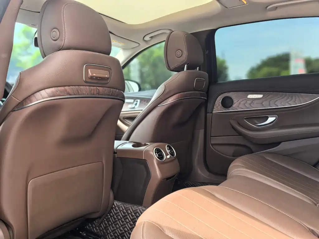 Mercedes-Benz E-Class 2020 — фото 10