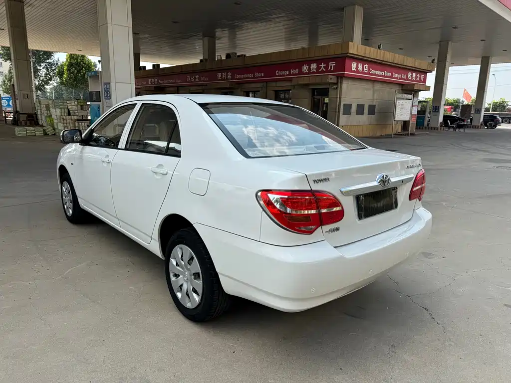 Toyota Corolla 2015 — фото 18