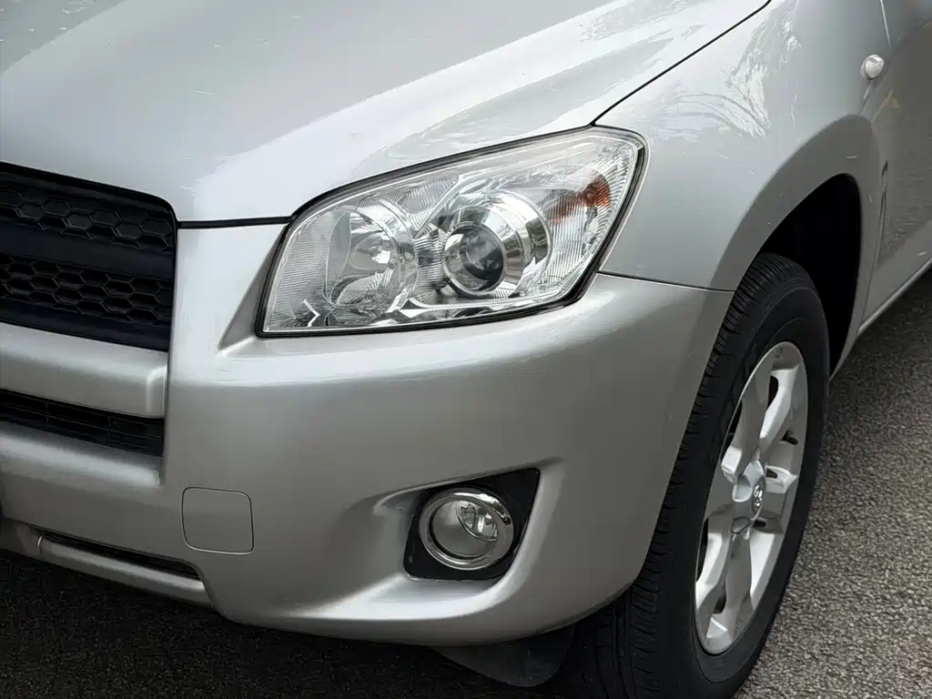 Toyota RAV4 2009 — фото 25