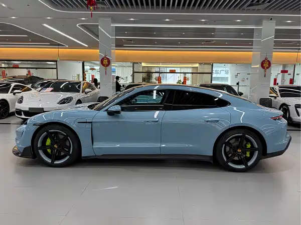 Porsche Taycan 2021