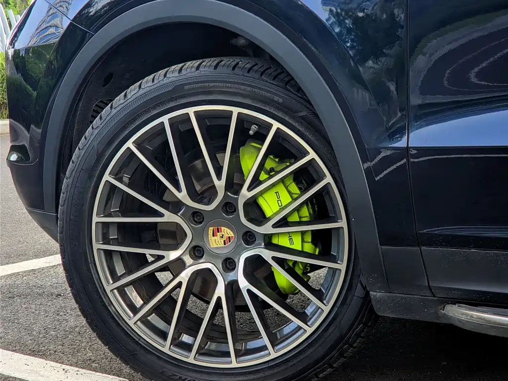 Porsche Cayenne 2018 — фото 15