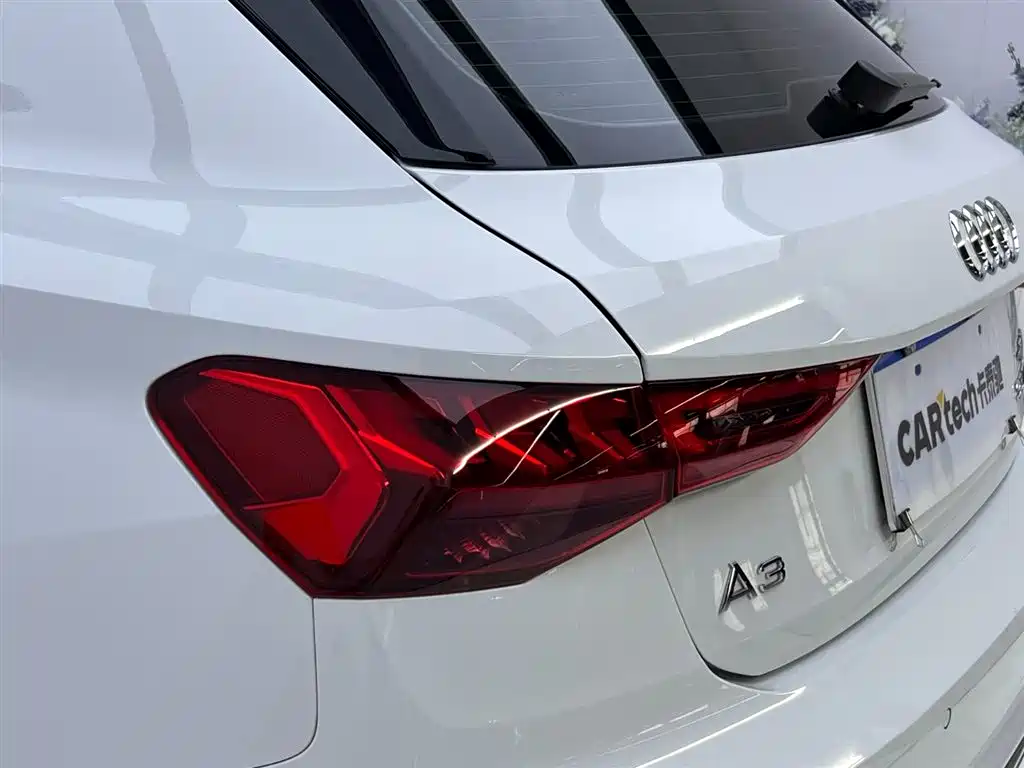 Audi A3 2024 — фото 11