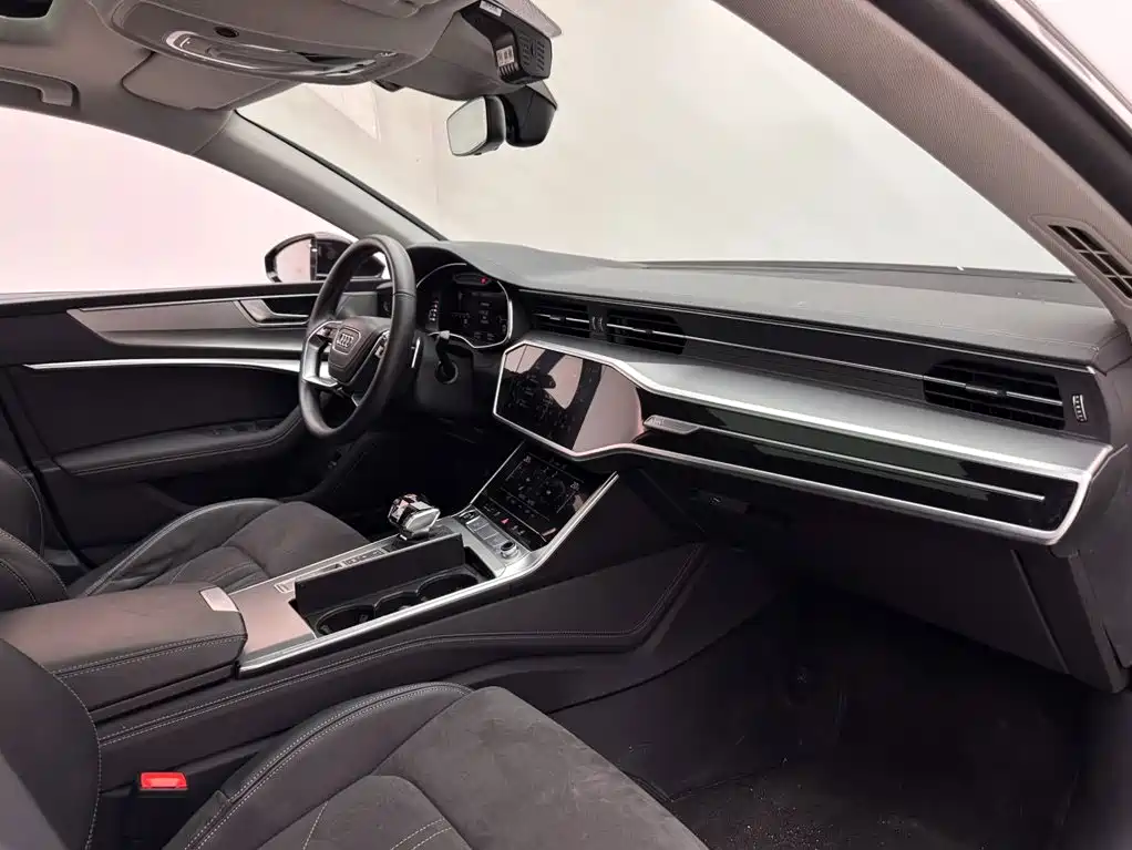 Audi A7L 2024 — фото 11