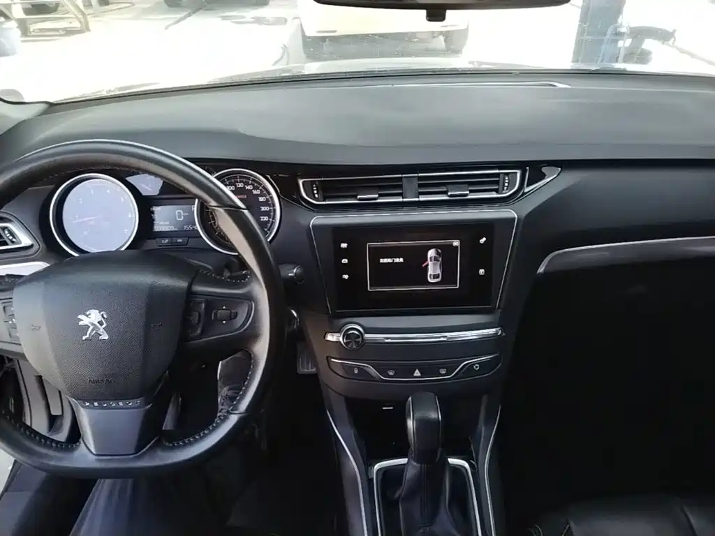 Peugeot 408 2016 — фото 10