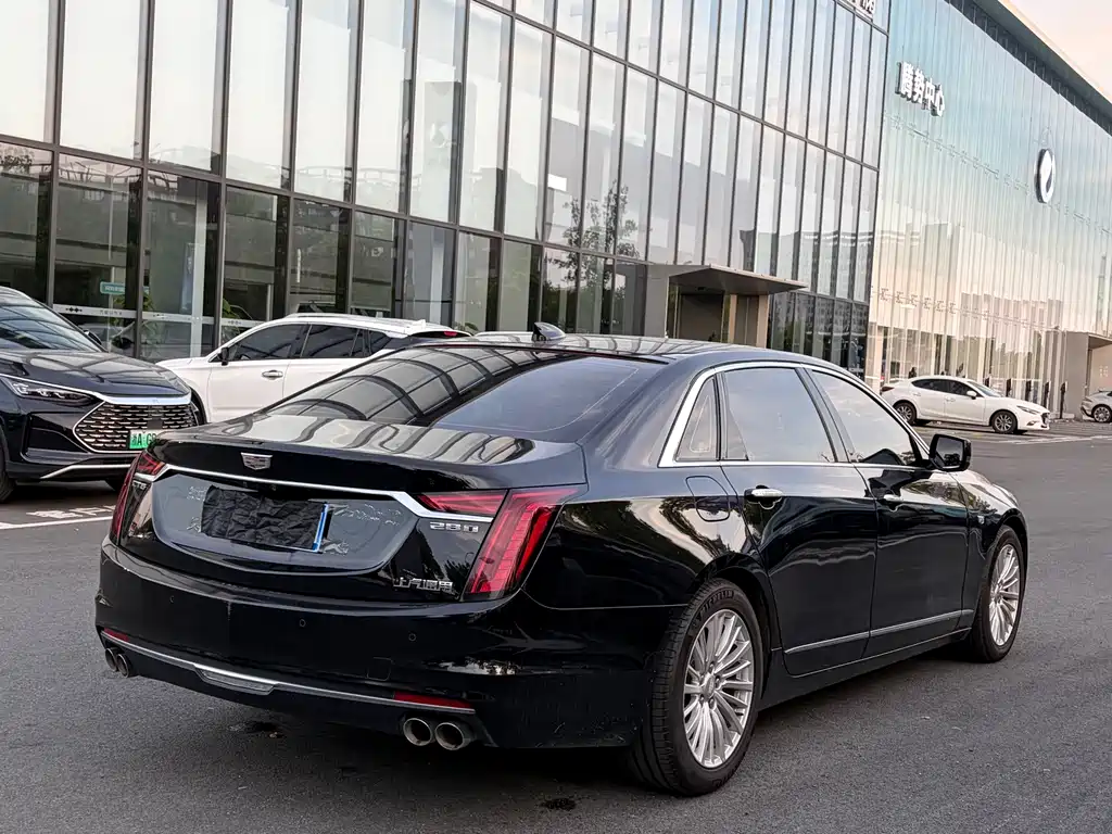 Cadillac CT6 2023 — фото 17