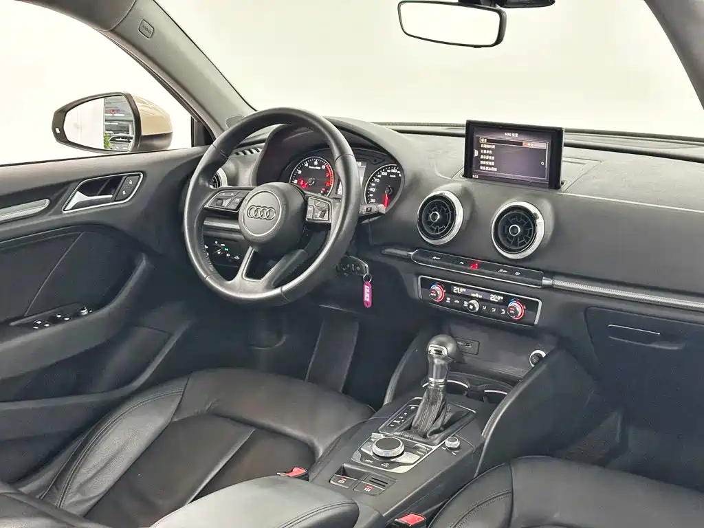 Audi A3 2017 — фото 13