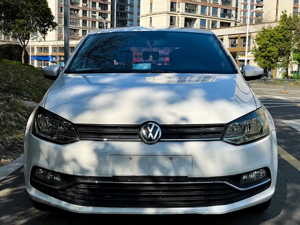 Volkswagen Polo 2016 — фото 1