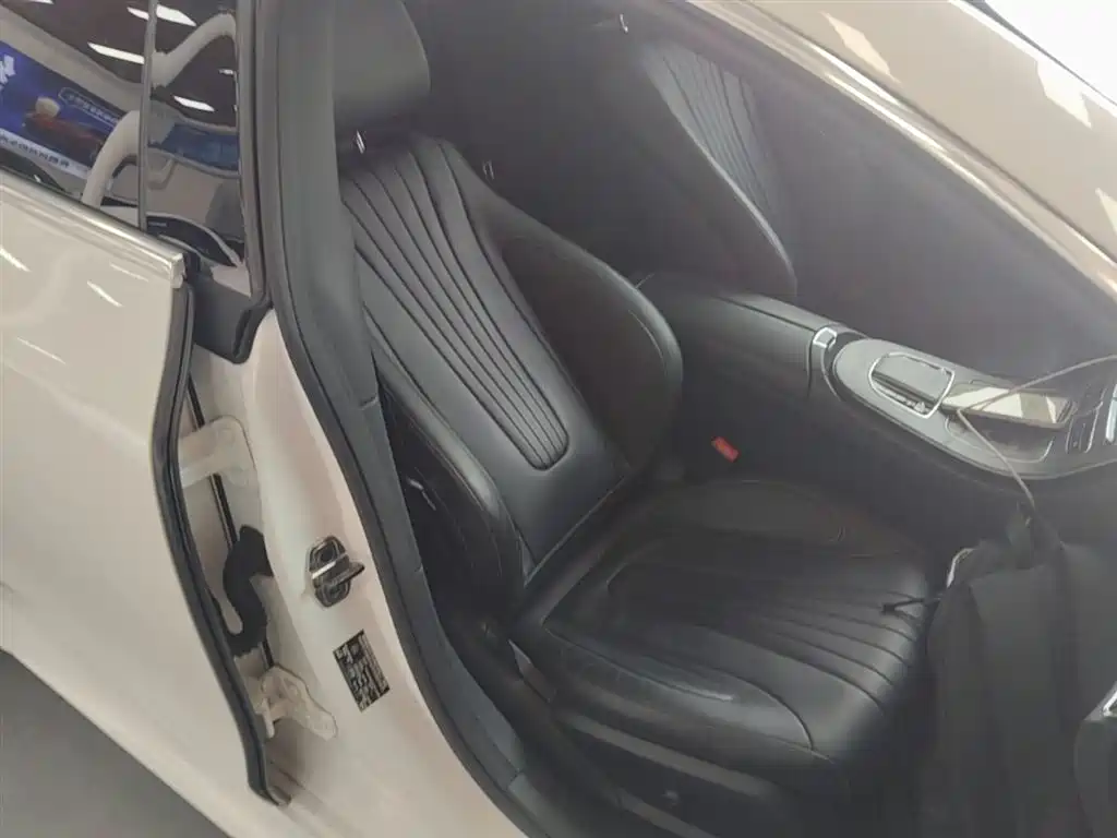 Mercedes-Benz CLS 2018 — фото 25