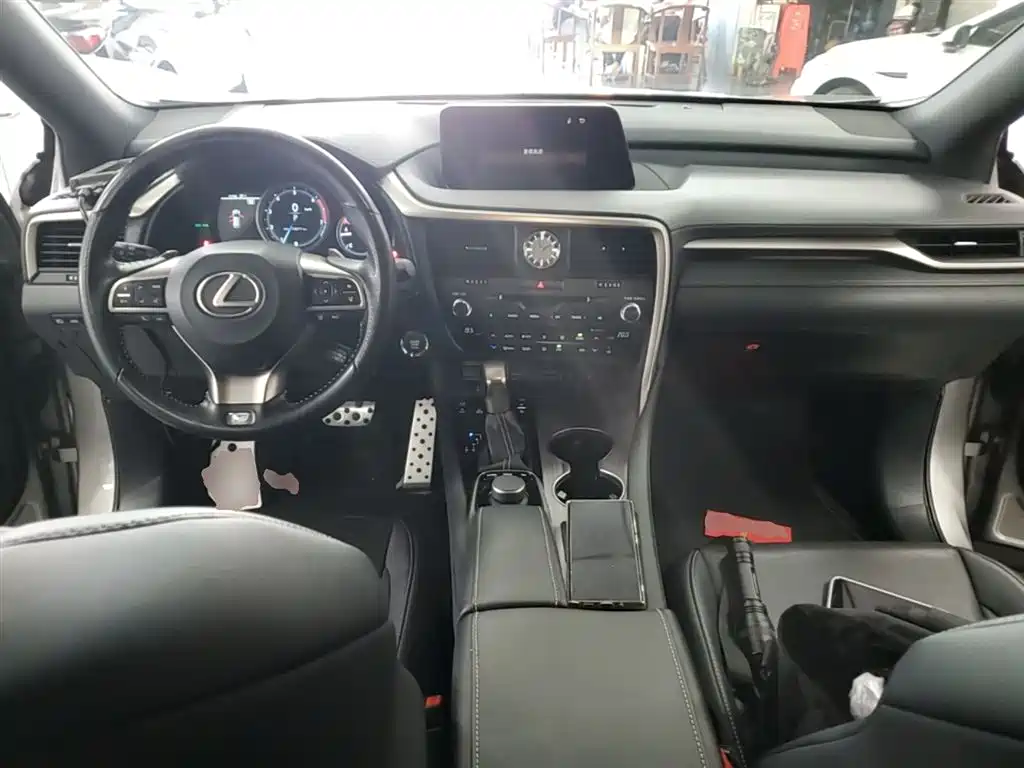 Lexus RX 2018 — фото 10