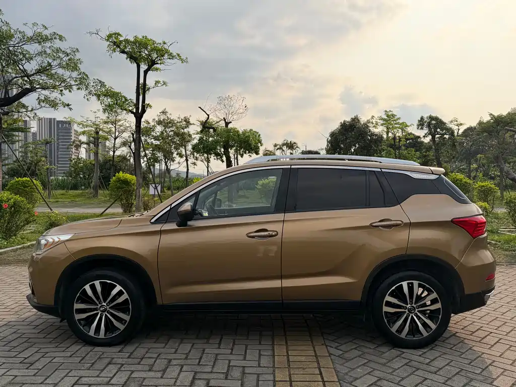 GAC Motor Trumpchi GS4 2015 — фото 26