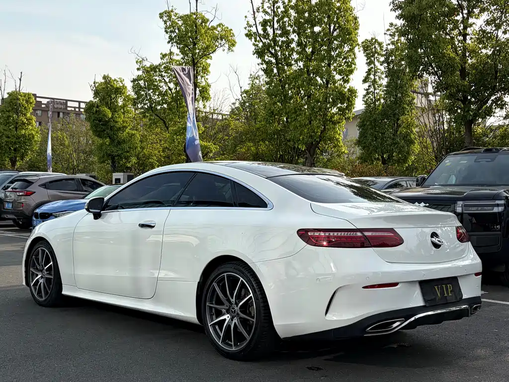 Mercedes-Benz E-Class 2021 — фото 15