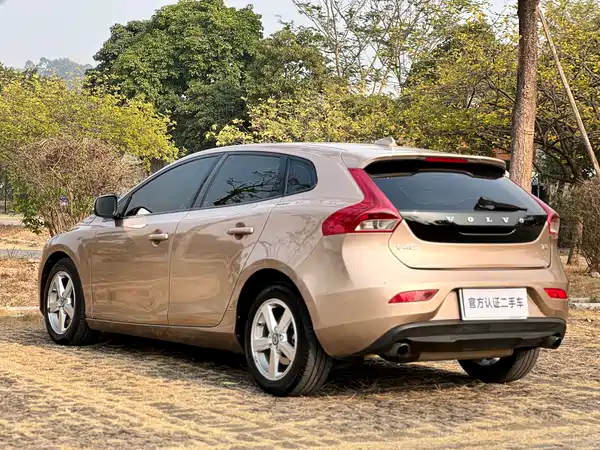 Volvo V40 2016