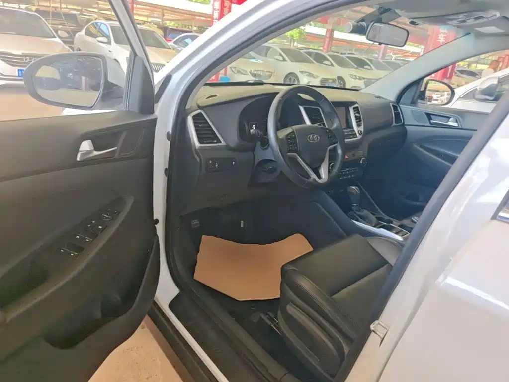 Hyundai Tucson 2017 — фото 16