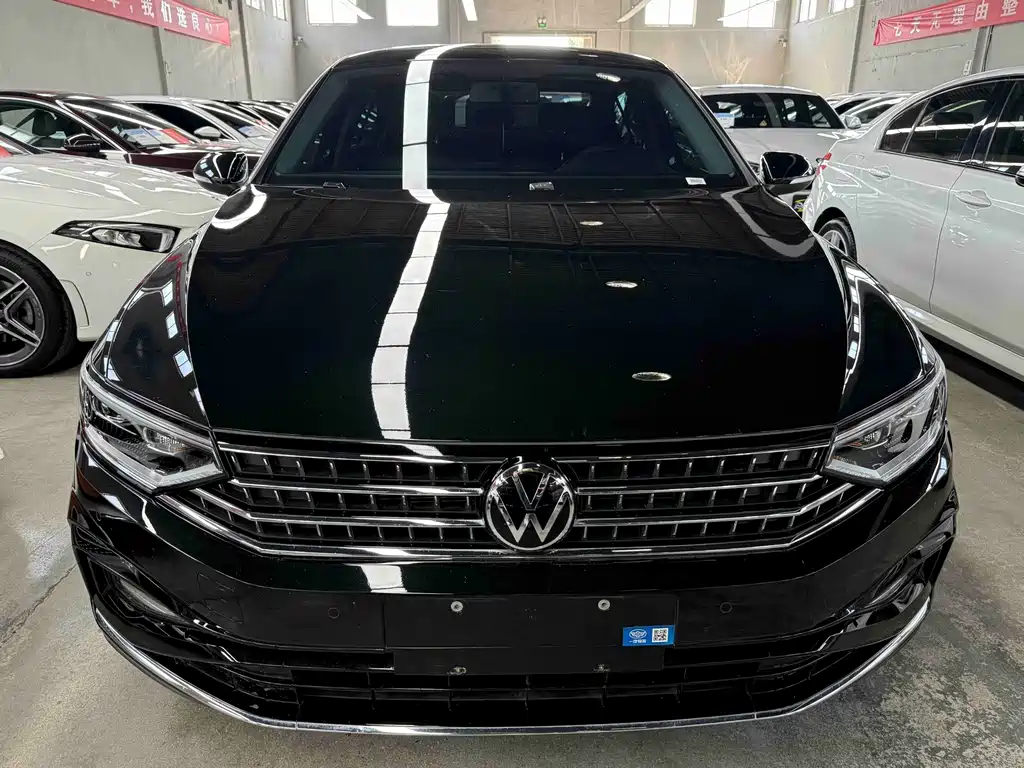 Volkswagen Magotan 2025