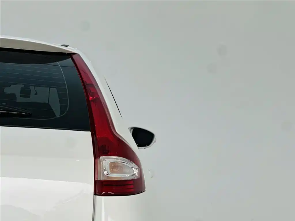 Citroen C-Quatre 2015 — фото 11