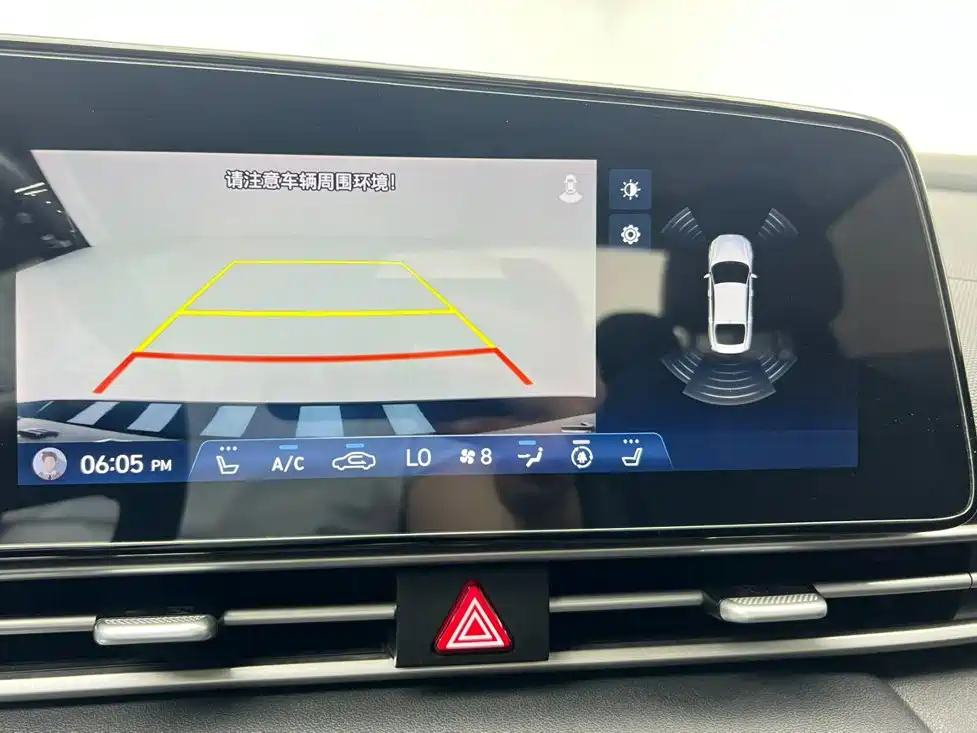 Hyundai Elantra 2022 — фото 19