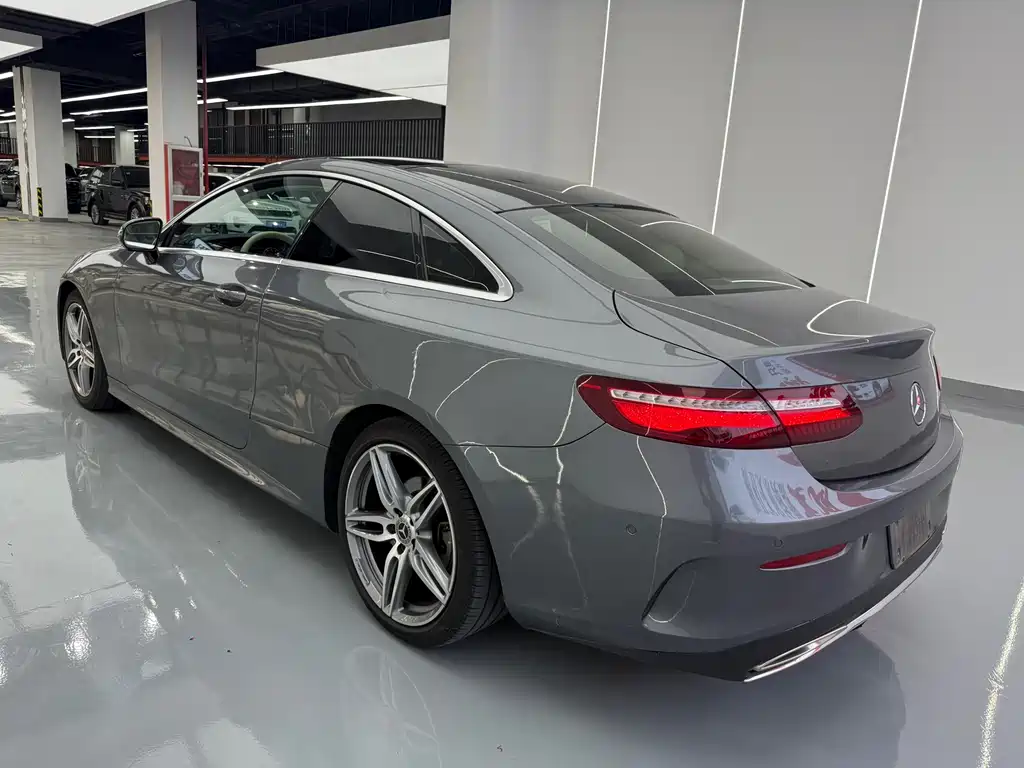 Mercedes-Benz E-Class 2018 — фото 16