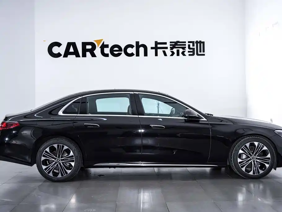 Mercedes-Benz E-Class 2025 — фото 3