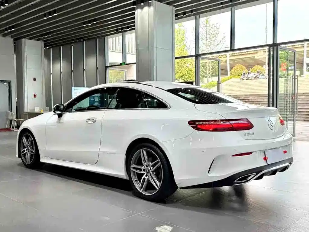 Mercedes-Benz E-Class 2020 — фото 17