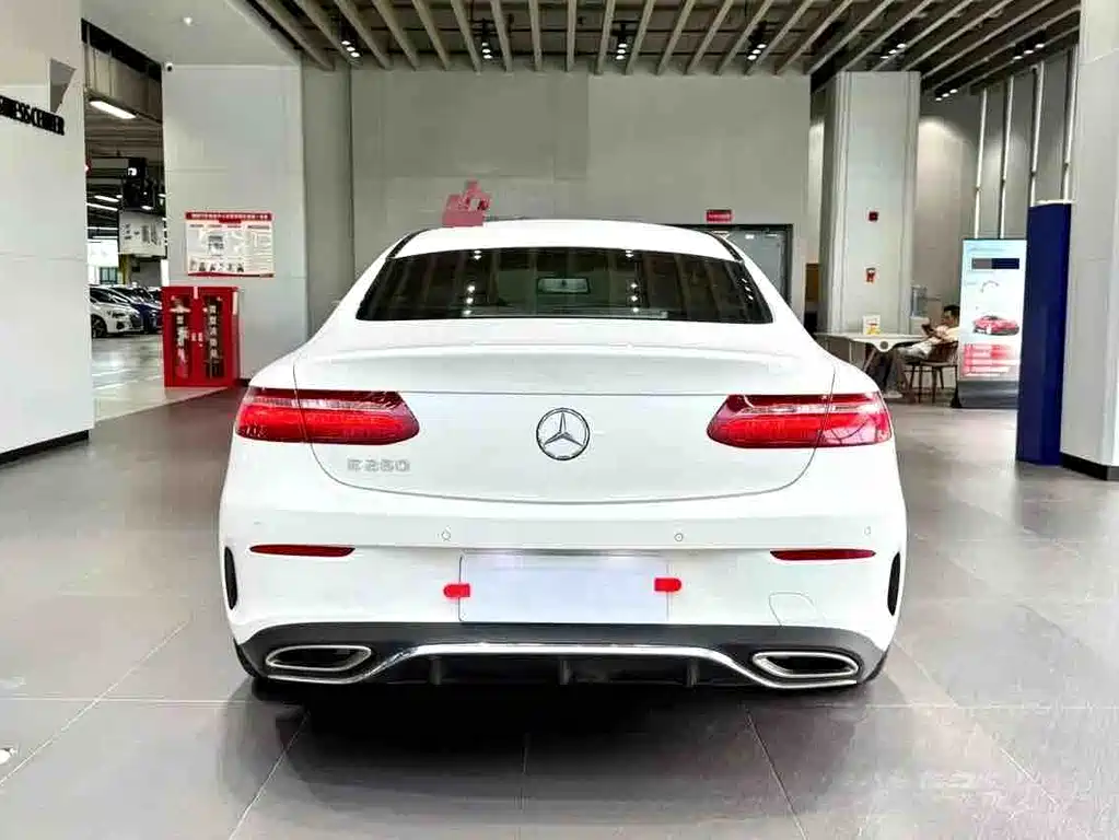Mercedes-Benz E-Class 2020 — фото 18