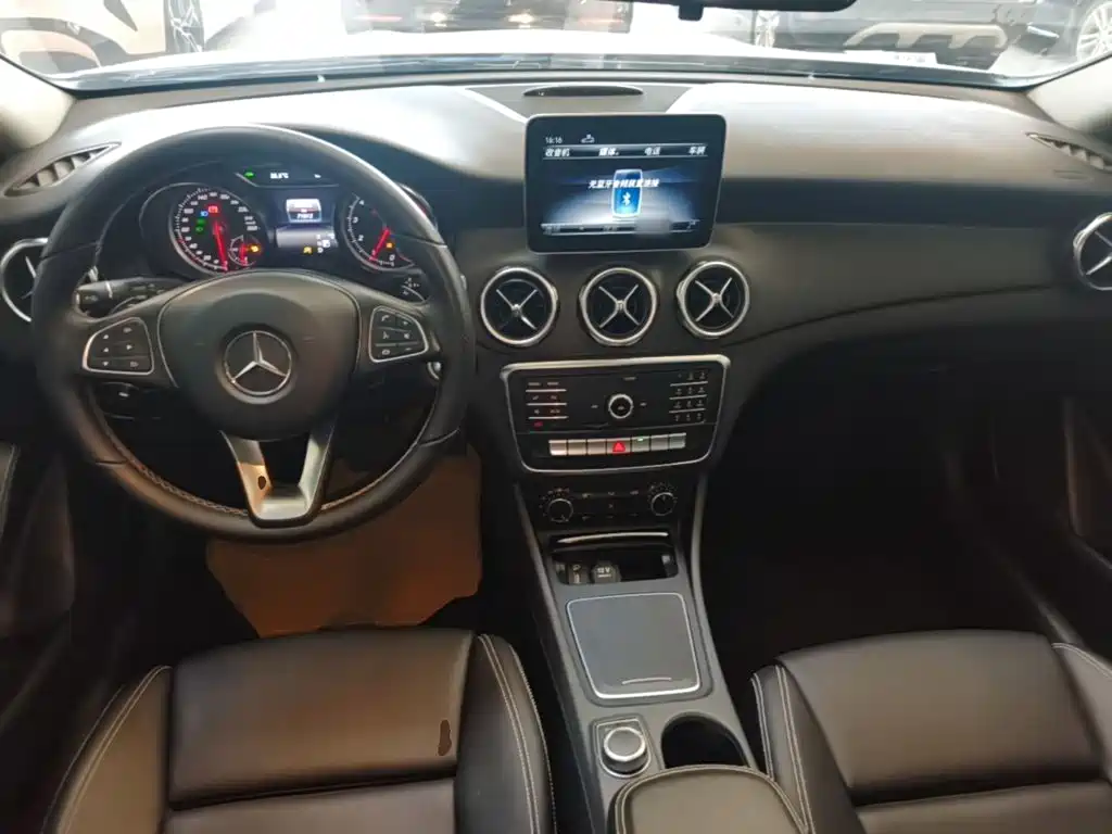 Mercedes-Benz GLA 2018 — фото 10